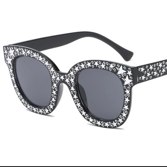 star studded sunglasses - Picture 2 of 2